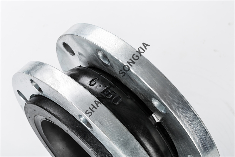 碳鋼法蘭消防用泵橡膠接頭組裝時應(yīng)該注意什么？